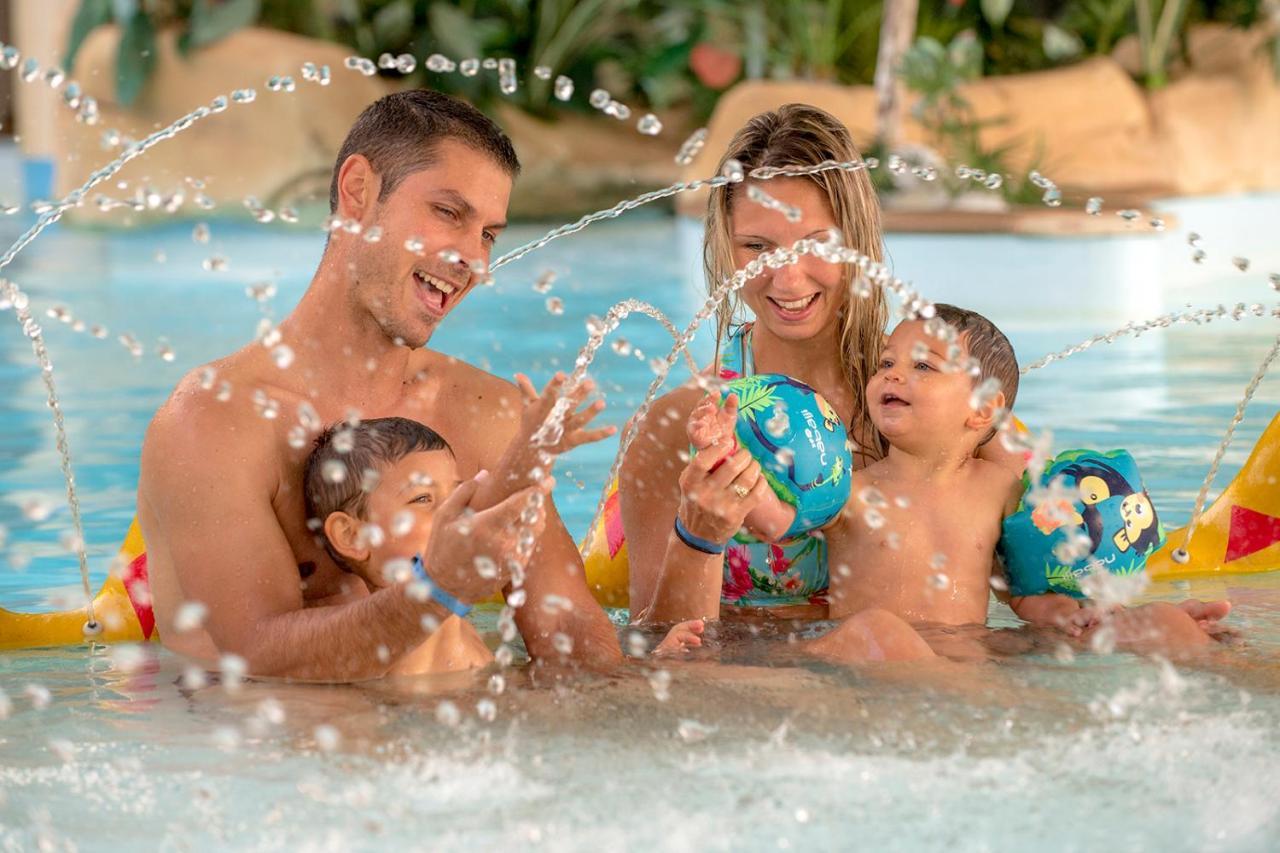 Готель Camping Sunissim Le Bel Air 5 Stars By Locatour Ле-Сабль-д'Олонн Екстер'єр фото